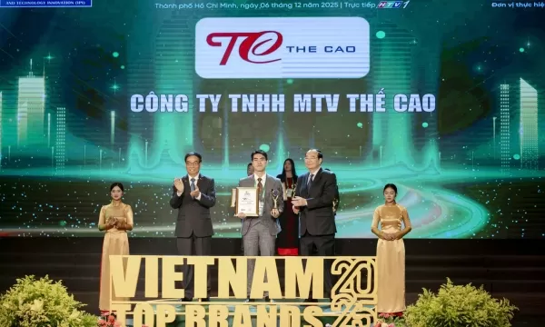 CÔNG TY BĂNG TẢI THẾ CAO VINH DỰ NHẬN GIẢI THƯỞNG TOP 10 THƯƠNG HIỆU HÀNG ĐẦU VIỆT NAM