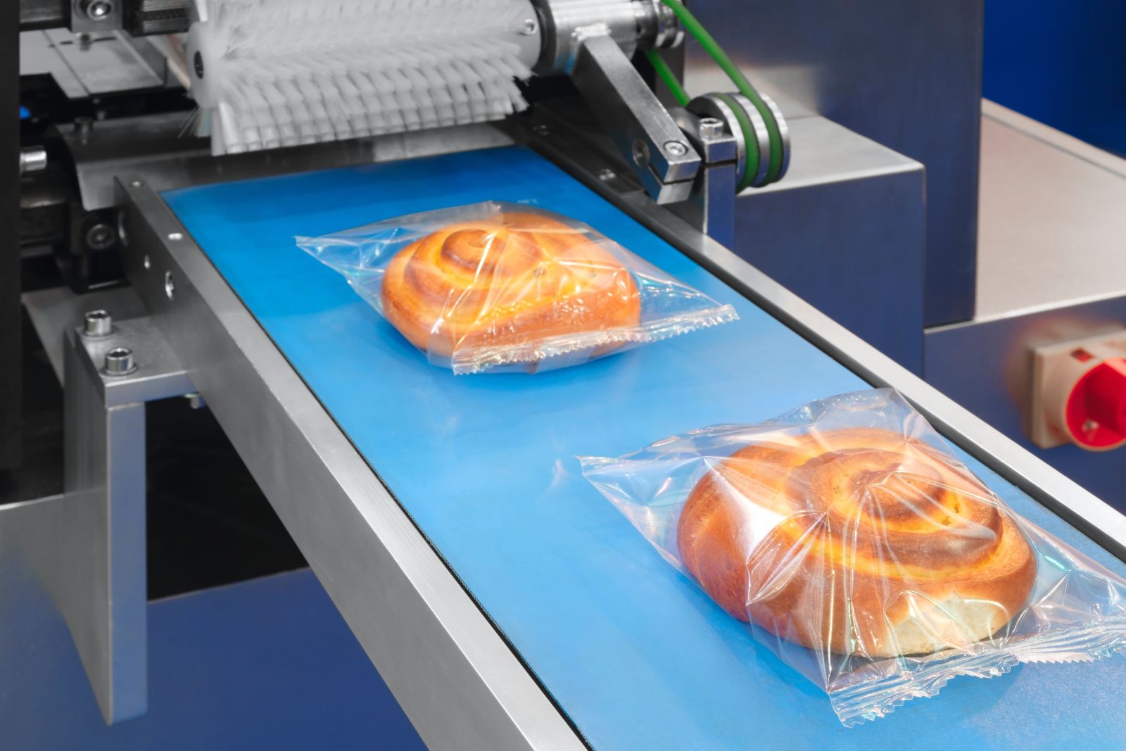 Băng tải PVC cho ngành thực phẩm vận chuyển sản phẩm trong dây chuyền sản xuất